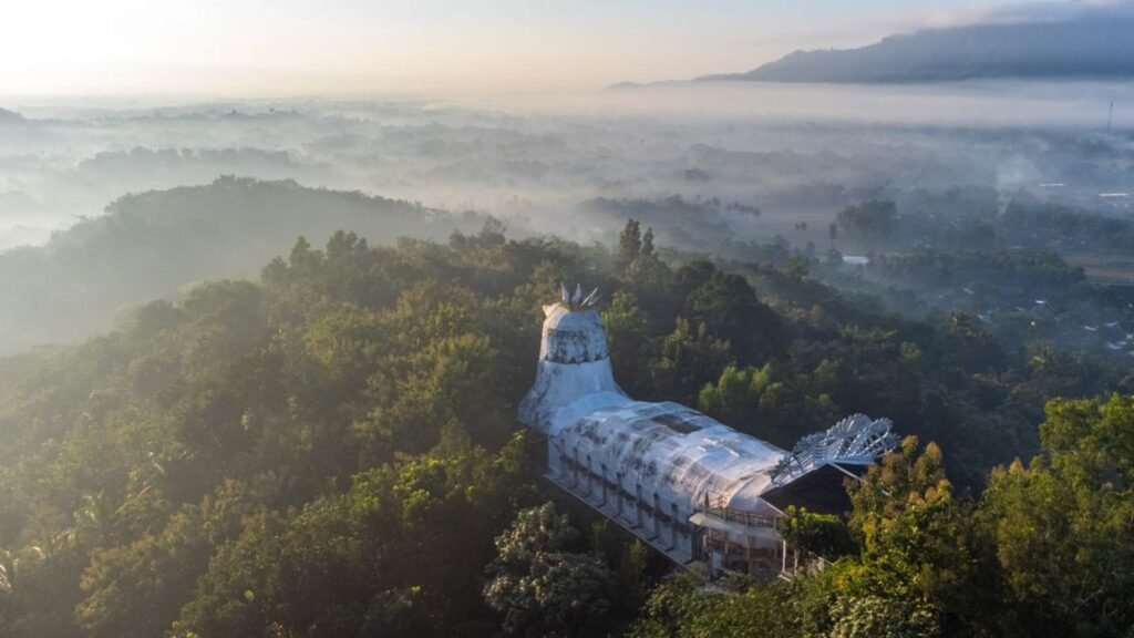 bukit rhema gereja ayam kurahan kembanglimus kabupaten magelang jawa tengah