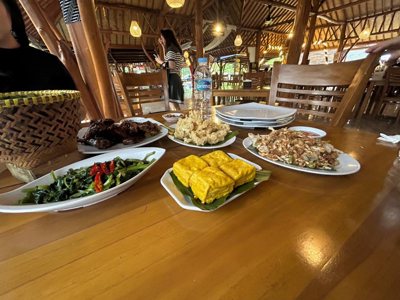 Gubuk makan Mang Engking Kelapa Gading