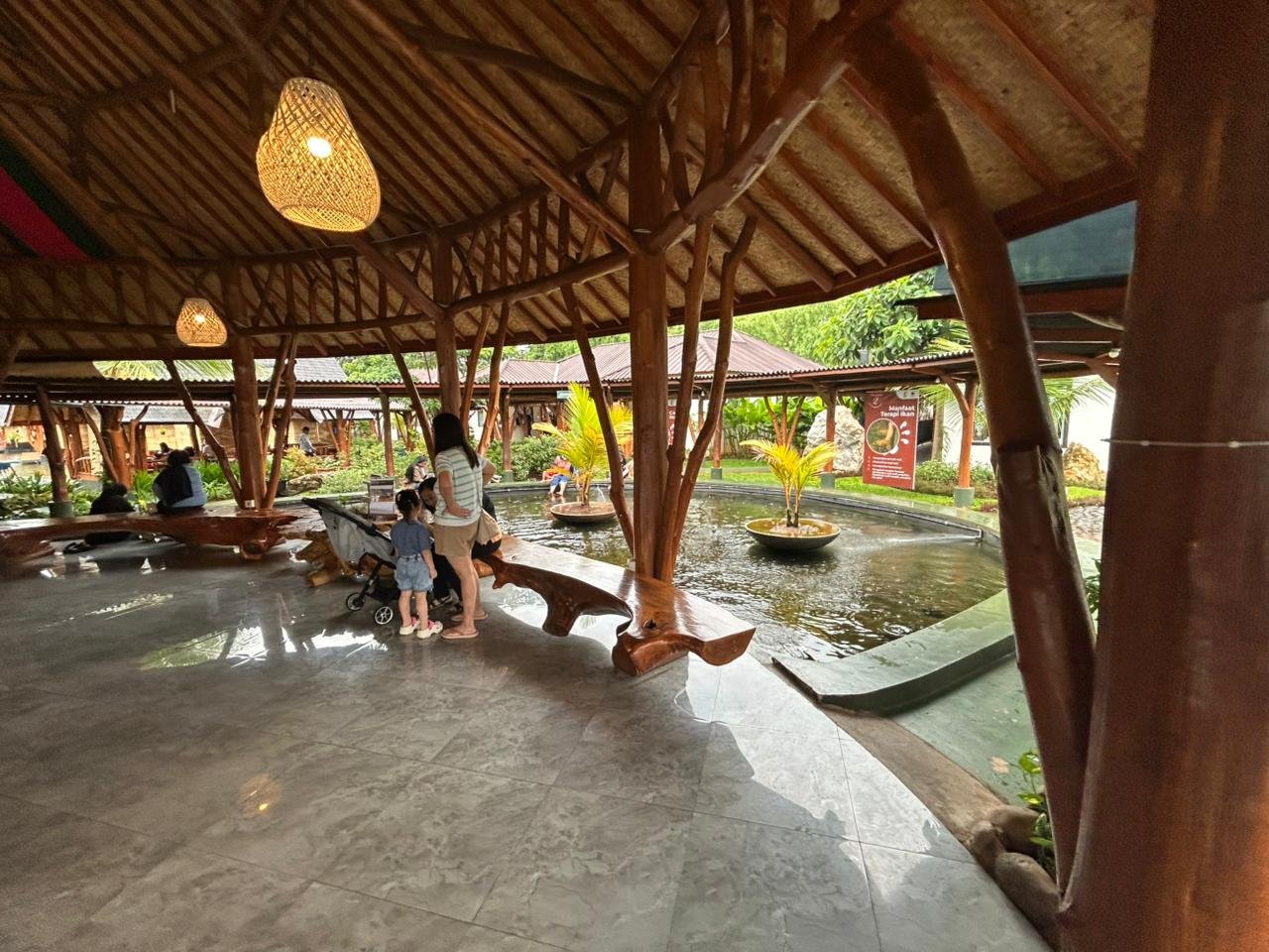 Gubuk makan Mang Engking Kelapa Gading