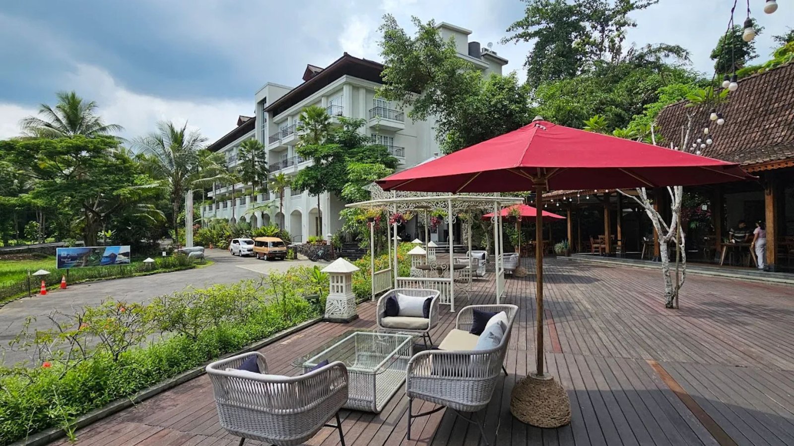 Ceto Resto Borobudur review heritage vibe Indonesian fusion