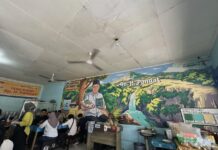 Bukan Kupat Tahu Pojok, Ini Kupat Tahu Magelang Kesukaan Warga lokal. Sepiring kupat tahu Pak Pangat Magelang dengan tahu goreng dan kuah kacang
