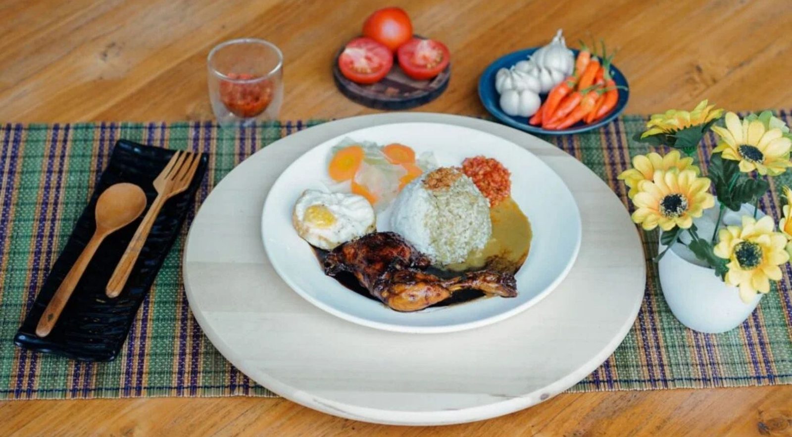 Ayam Bakar Nusantara untuk makan keluarga di Kedai Bukit Rhema Magelang